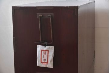 明治期　前面欅材製　極美品!漆が美しい衣装箪笥(二本松重ね箪笥)
