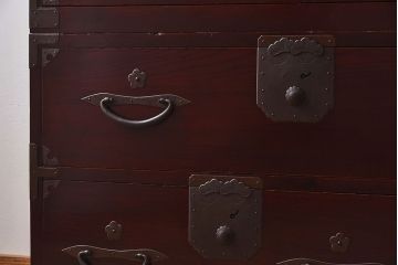明治期　前面欅材製　極美品!漆が美しい衣装箪笥(二本松重ね箪笥)
