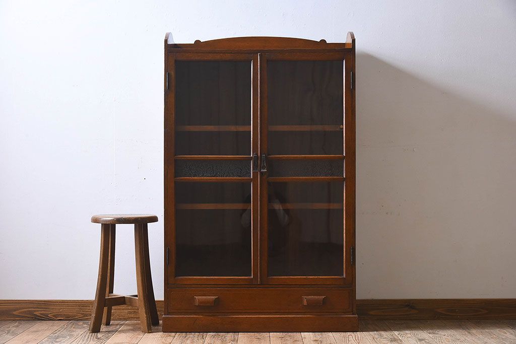 アンティーク家具　結霜ガラス入り　栓材　和製アンティークの本箱(本棚・収納棚・戸棚)