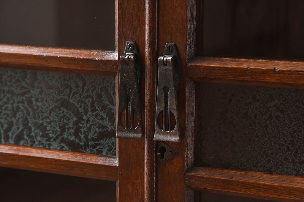 アンティーク家具　結霜ガラス入り　栓材　和製アンティークの本箱(本棚・収納棚・戸棚)