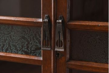 アンティーク家具　結霜ガラス入り　栓材　和製アンティークの本箱(本棚・収納棚・戸棚)