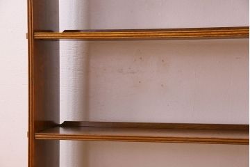 レトロ家具　アンティーク　ナラ材製　透かし彫り 昭和レトロな楔式本棚