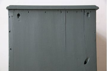 アンティーク家具　アンティークペイント ガラスの取っ手がおしゃれな小振りのチェスト