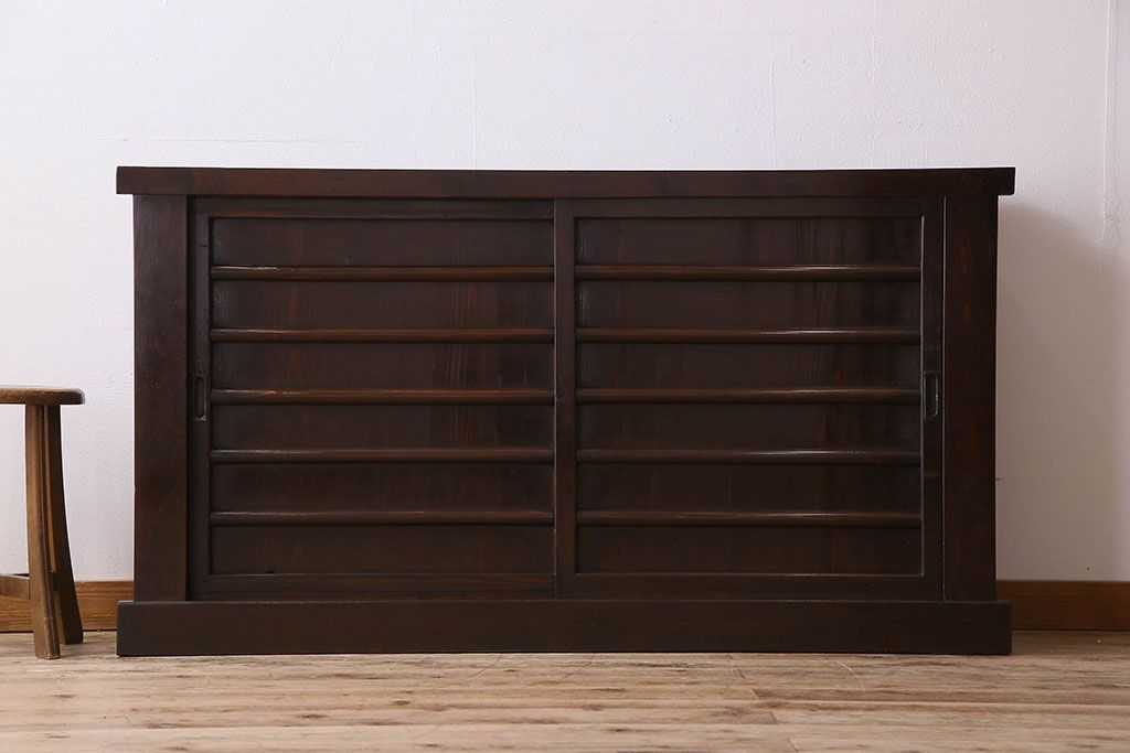 アンティーク家具　古民具・骨董　五尺　横桟引き戸の水屋箪笥サイドボード(テレビボード)