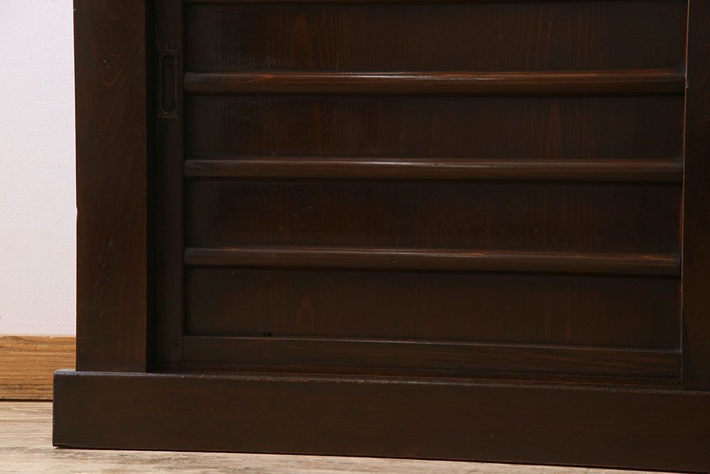 アンティーク家具　古民具・骨董　五尺　横桟引き戸の水屋箪笥サイドボード(テレビボード)