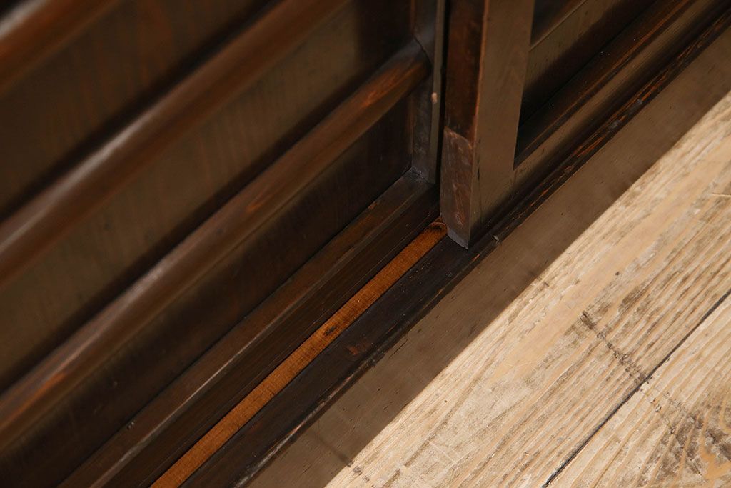 アンティーク家具　古民具・骨董　五尺　横桟引き戸の水屋箪笥サイドボード(テレビボード)