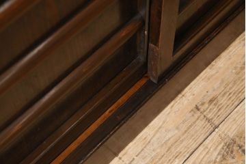 アンティーク家具　古民具・骨董　五尺　横桟引き戸の水屋箪笥サイドボード(テレビボード)