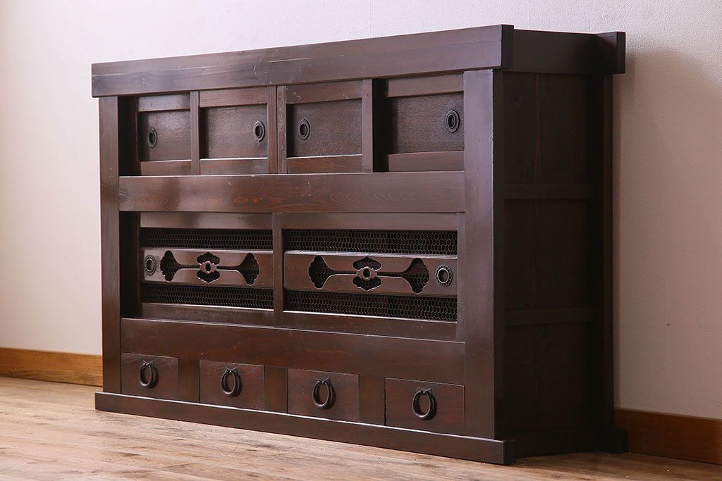 アンティーク家具　古民具・骨董　五尺 透かし彫りが雅な水屋箪笥サイドボード(テレビボード)