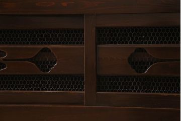 アンティーク家具　古民具・骨董　五尺 透かし彫りが雅な水屋箪笥サイドボード(テレビボード)