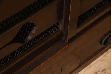 アンティーク家具　古民具・骨董　五尺 透かし彫りが雅な水屋箪笥サイドボード(テレビボード)