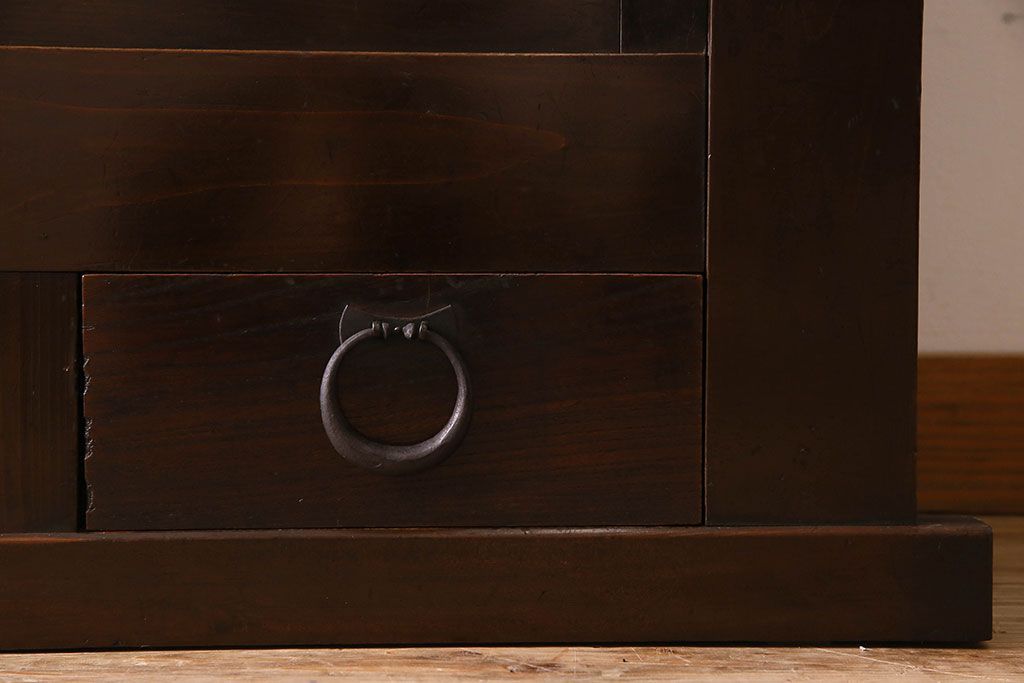 アンティーク家具　古民具・骨董　五尺 透かし彫りが雅な水屋箪笥サイドボード(テレビボード)