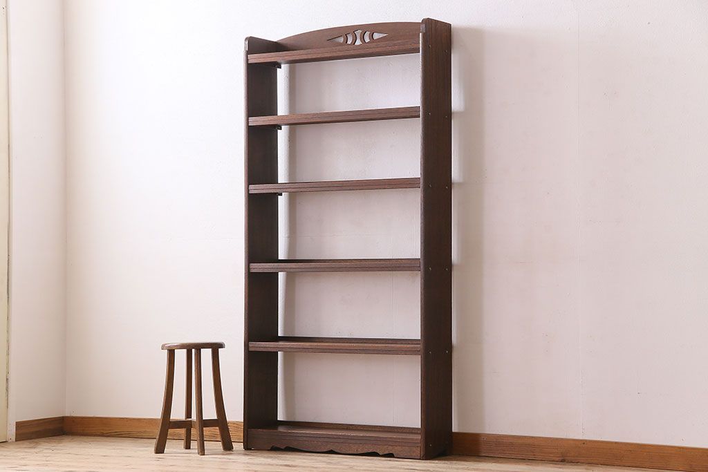 レトロ家具　昭和レトロ　透かし彫り　古い木製の縦型アンティーク本棚(2)