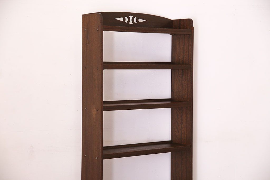 レトロ家具　昭和レトロ　透かし彫り　古い木製の縦型アンティーク本棚(2)