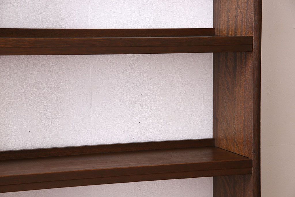 レトロ家具　昭和レトロ　透かし彫り　古い木製の縦型アンティーク本棚(2)