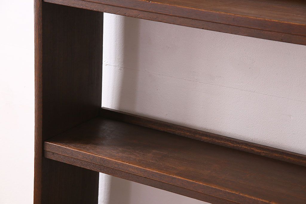 レトロ家具　昭和レトロ　透かし彫り　古い木製の縦型アンティーク本棚(2)