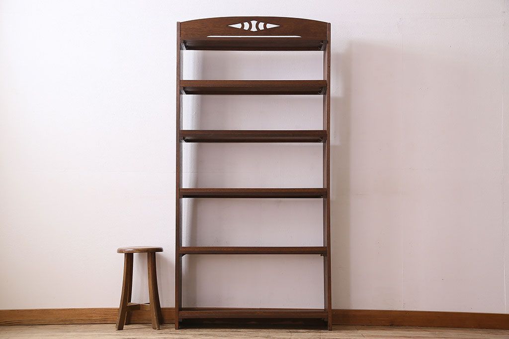 レトロ家具　昭和レトロ　透かし彫り　古い木製の縦型アンティーク本棚(2)