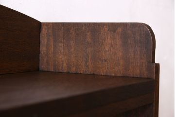 レトロ家具　昭和レトロ　透かし彫り　古い木製の縦型アンティーク本棚(3)