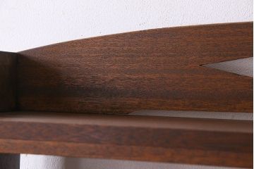 レトロ家具　昭和レトロ　透かし彫り　古い木製の縦型アンティーク本棚(3)