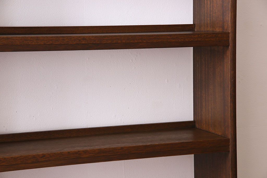 レトロ家具　昭和レトロ　透かし彫り　古い木製の縦型アンティーク本棚(3)