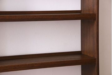 レトロ家具　昭和レトロ　透かし彫り　古い木製の縦型アンティーク本棚(3)