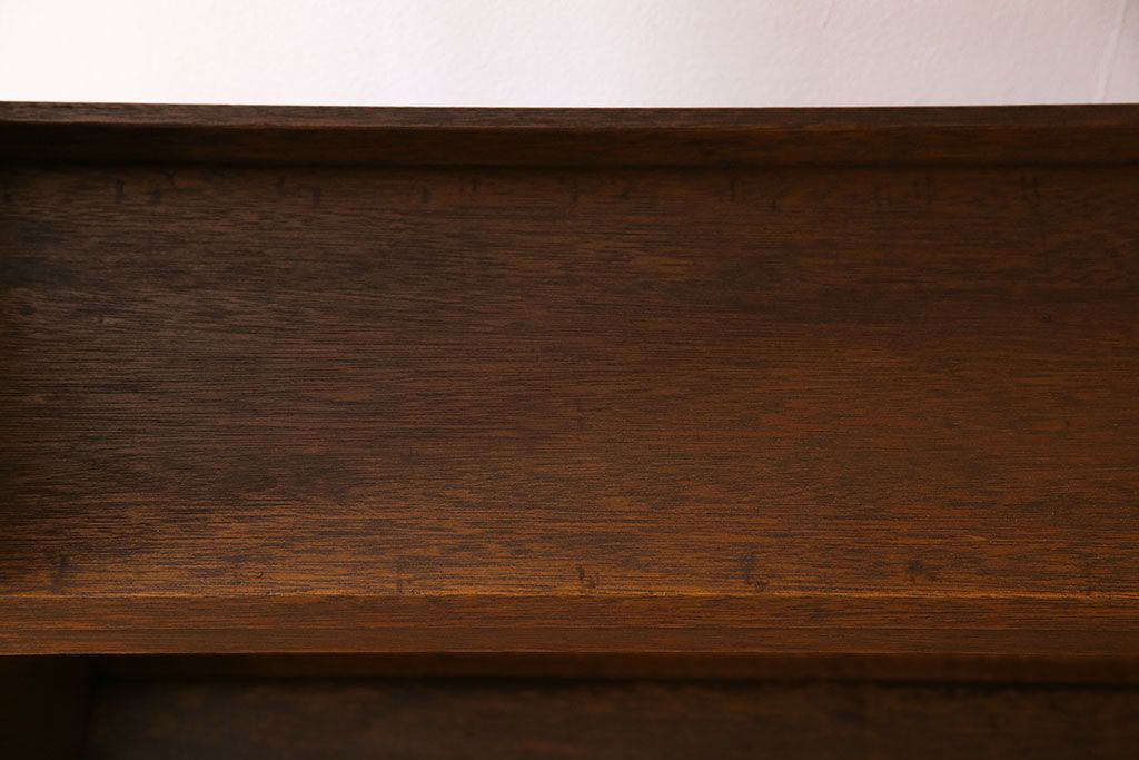 レトロ家具　昭和レトロ　透かし彫り　古い木製の縦型アンティーク本棚(3)