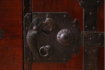 アンティーク家具　和製アンティーク　前面ケヤキ材　重ね二本松箪笥