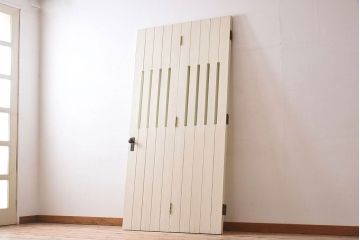 日本製　アンティーク　ペイント家具　ガラス入りの折り戸