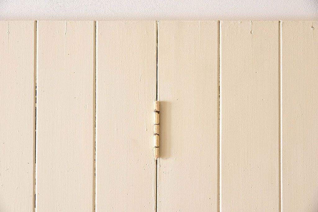 日本製　アンティーク　ペイント家具　ガラス入りの折り戸