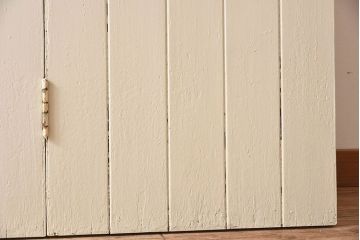 日本製　アンティーク　ペイント家具　ガラス入りの折り戸