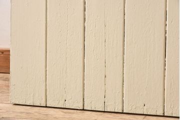 日本製　アンティーク　ペイント家具　ガラス入りの折り戸