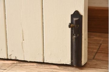 日本製　アンティーク　ペイント家具　ガラス入りの折り戸