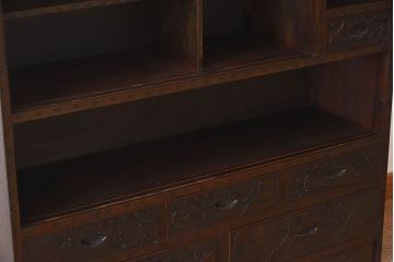 アンティーク家具　高級品　伝統工芸軽井沢彫り　総彫仕上げ　茶箪笥