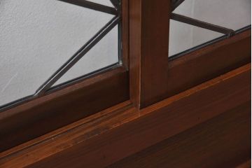 アンティーク雑貨　和製アンティーク　ケヤキ・ヒノキ材　ステンドガラス入りの衝立