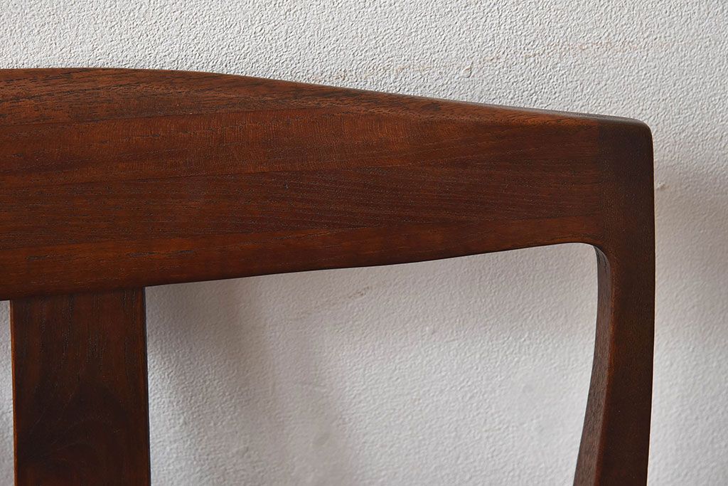 北欧家具　チーク材のクッションチェア(1)