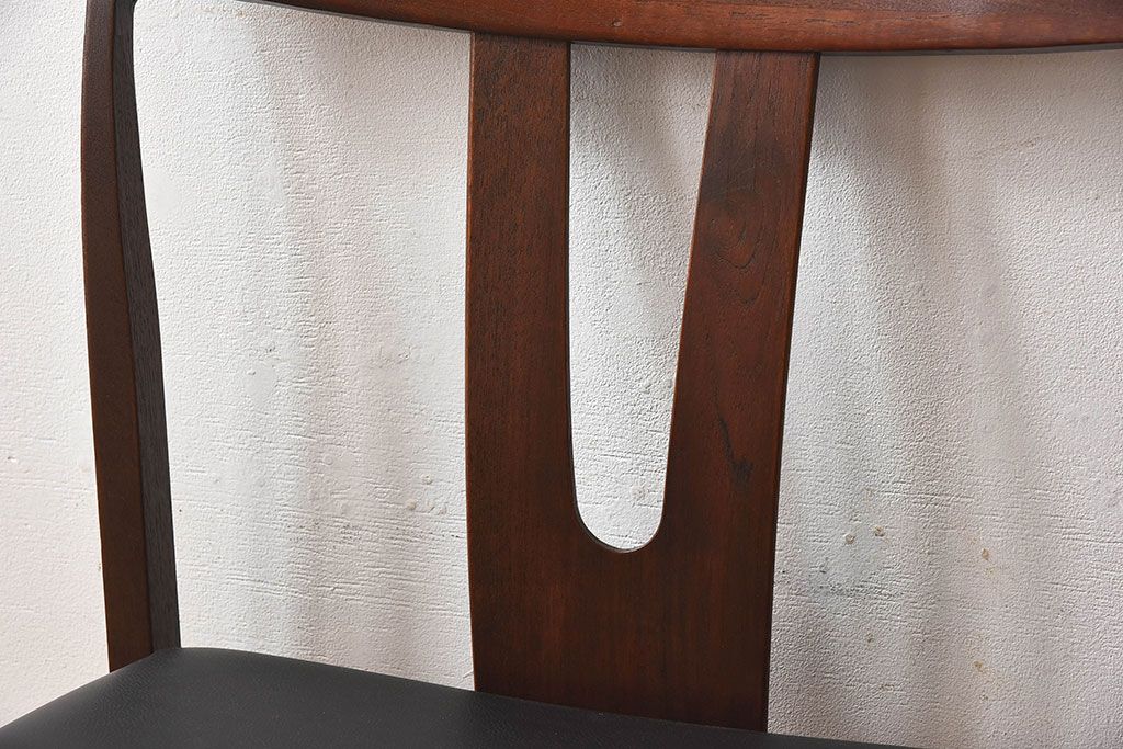 北欧家具　チーク材のクッションチェア(1)