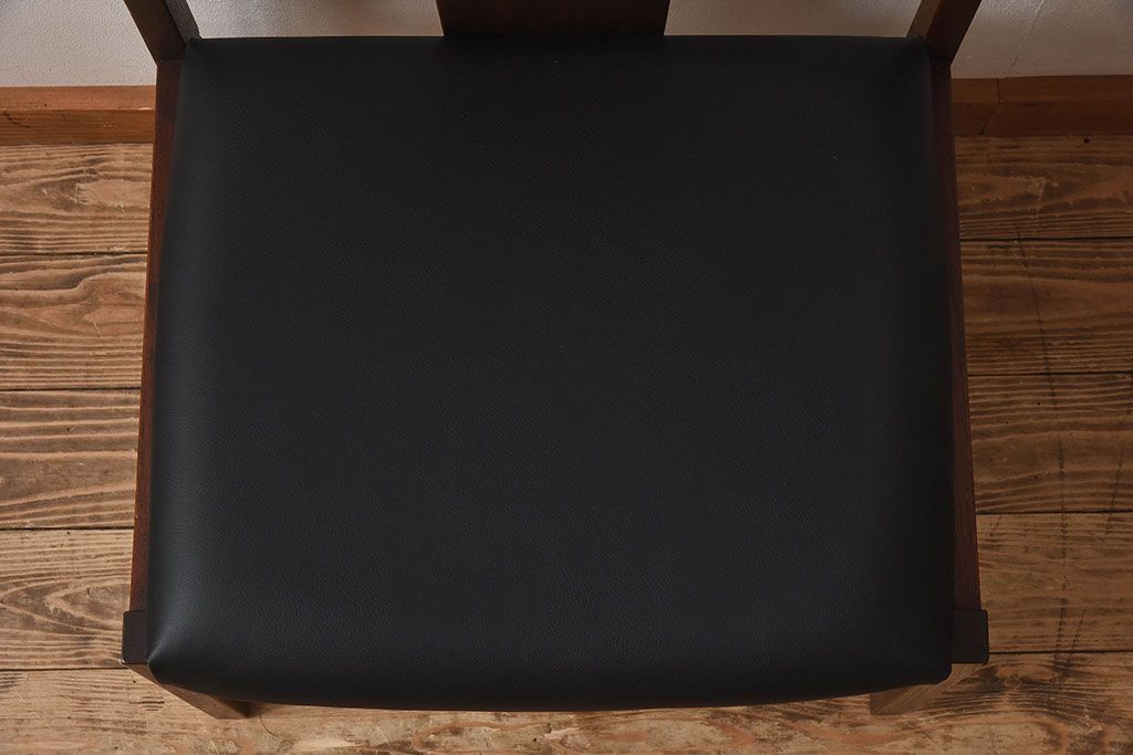 北欧家具　チーク材のクッションチェア(1)