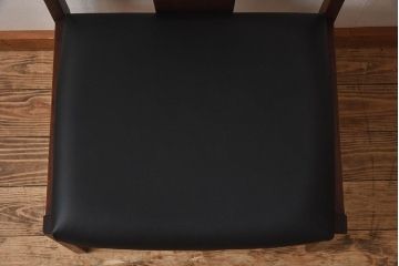 北欧家具　チーク材のクッションチェア(1)