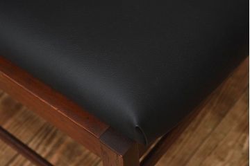 北欧家具　チーク材のクッションチェア(1)