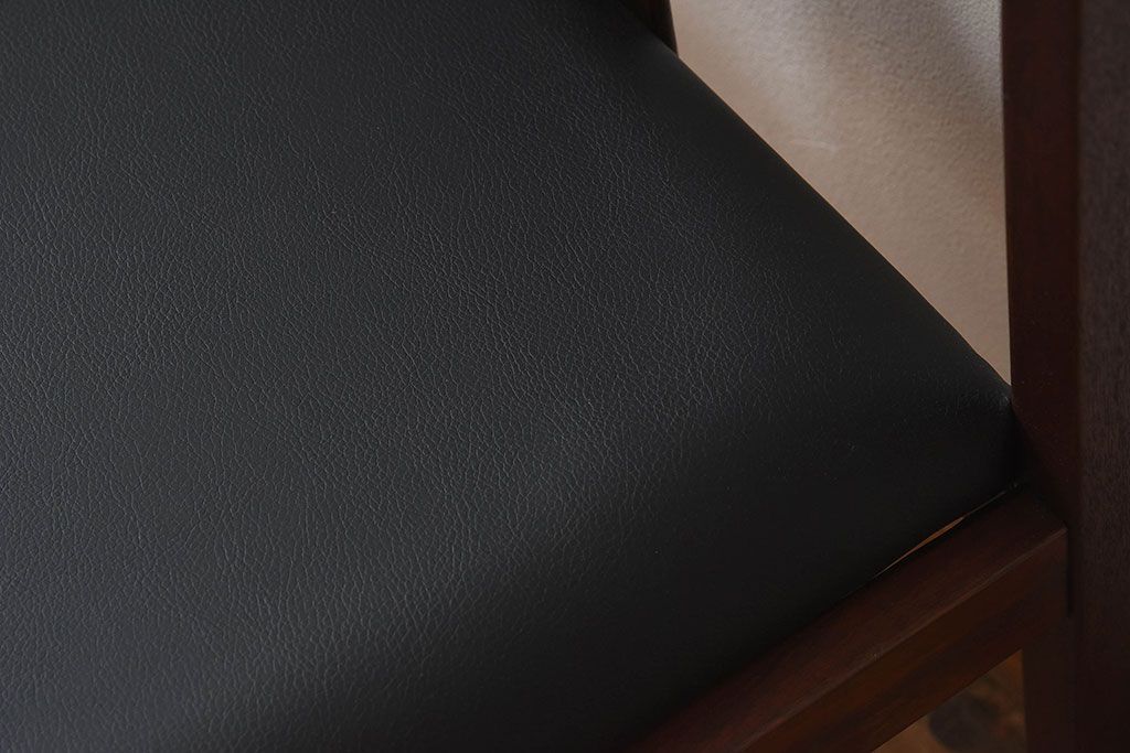 北欧家具　チーク材のクッションチェア(1)