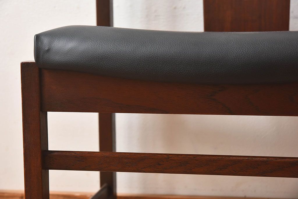 北欧家具　チーク材のクッションチェア(1)