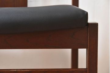 北欧家具　チーク材のクッションチェア(1)