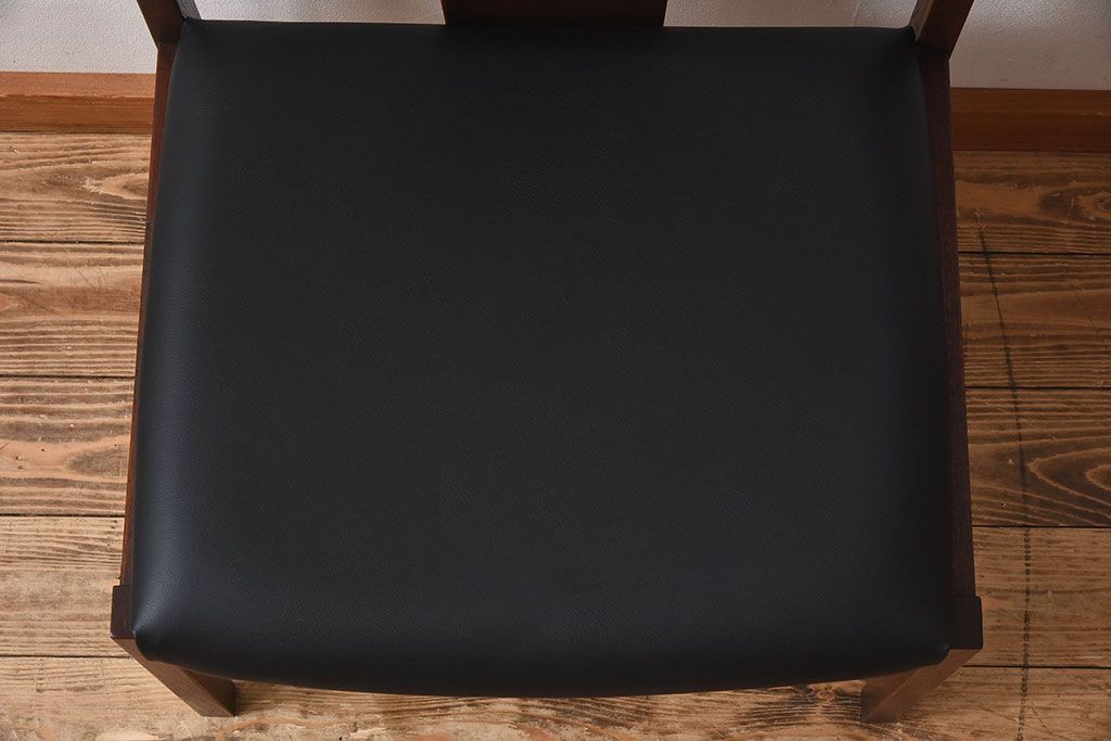 北欧家具　チーク材のクッションチェア(2)