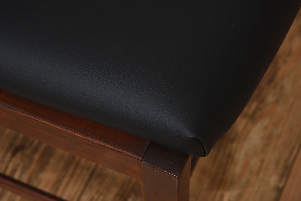 北欧家具　チーク材のクッションチェア(2)