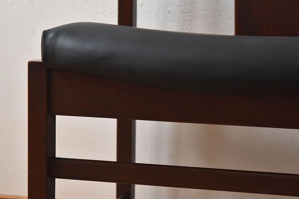 北欧家具　チーク材のクッションチェア(2)