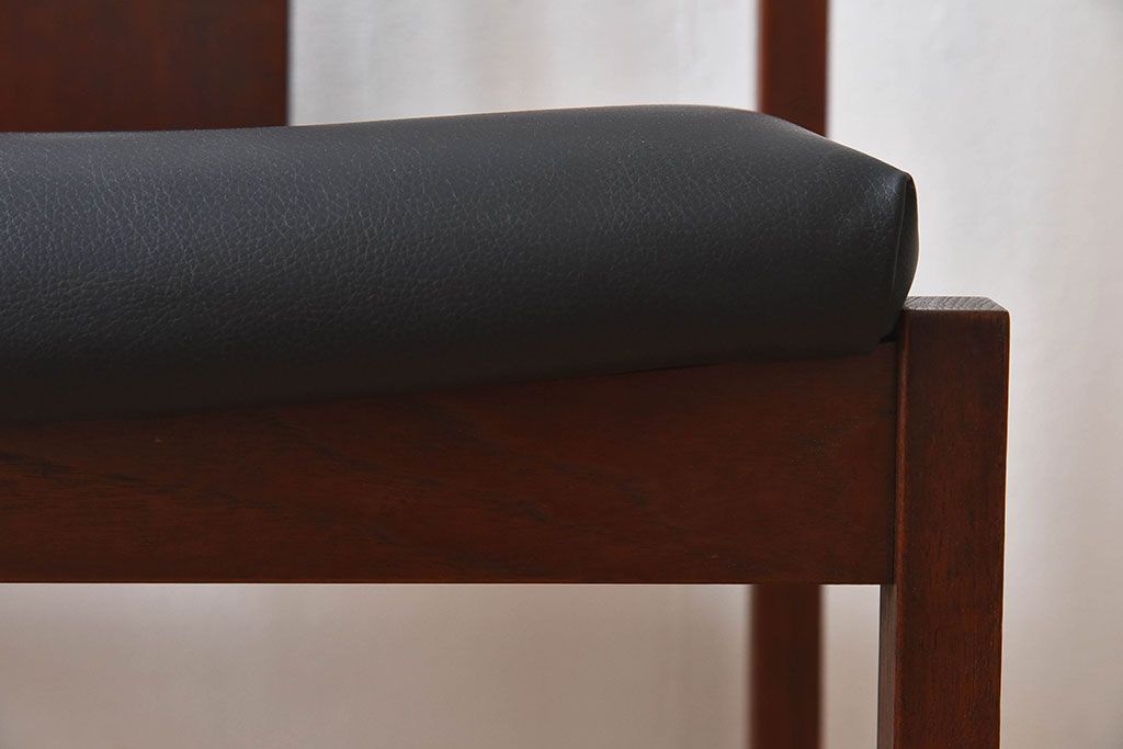 北欧家具　チーク材のクッションチェア(2)