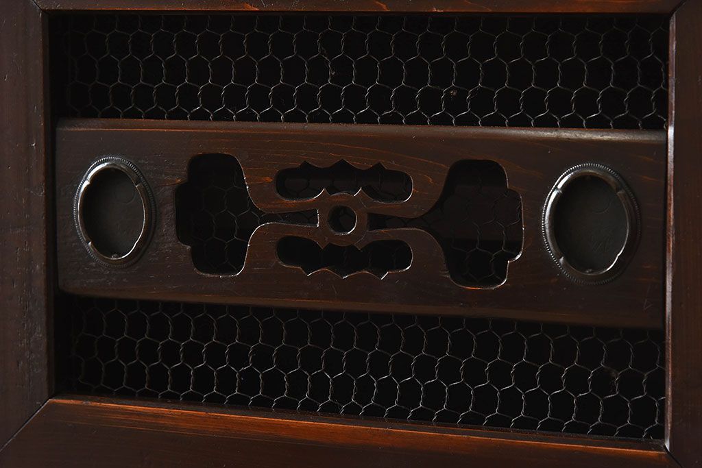 アンティーク家具　古民具・骨董　京都産　透かし彫り　上品な重ね三尺水屋箪笥(食器棚、収納棚)