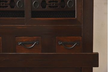 アンティーク家具　古民具・骨董　京都産　透かし彫り　上品な重ね三尺水屋箪笥(食器棚、収納棚)