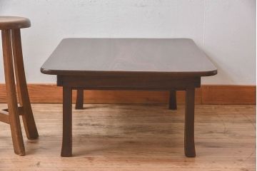 レトロ家具　昭和レトロ　和製アンティーク　栓材一枚板!古い木の味わい深い角ちゃぶ台(1)