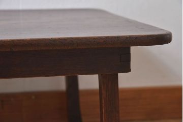 レトロ家具　昭和レトロ　和製アンティーク　栓材一枚板!古い木の味わい深い角ちゃぶ台(1)