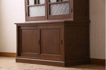 アンティーク家具　大正ロマン　高級品　色ガラス入り食器棚(収納棚、キャビネット)